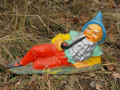 Velký trpaslík ležící , délka 47 cm