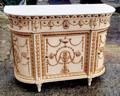 Bílo zlatá komoda s mramorem