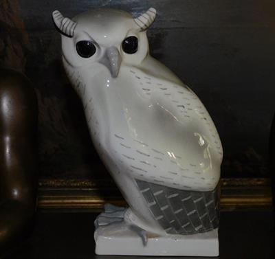 ROSA NEUWIRTH - SOVA. Keramická plastika.
