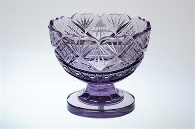 Ametystové sklo - bohatě broušená žardiniéra z 19. století