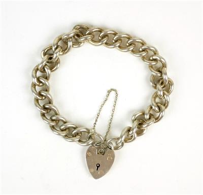 Stříbrný náramek se zámkem ve tvaru srdce