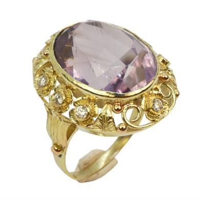 Zlatý florální prsten s ametystem a diamanty