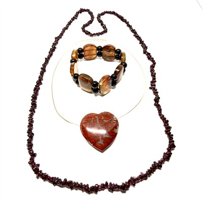 Set tří šperků s drahými kameny