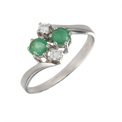 Zlatý prsten se smaragdy 0,30 ct a diamanty 0,10 ct