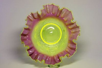 Secesní sklo - miska z uranového a opálového skla