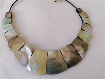 Perleťový náhrdelník