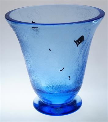 ARTová váza DÍVKA SE SAXOFONEM akvamarín. sklo Železný Brod