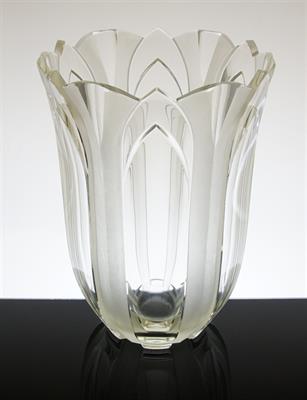 Velká váza z čirého skla ve stylu Art - Deco Rudolf HLOUŠEK