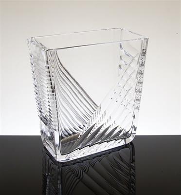 Větší broušená váza Jiří ŘEPÁSEK, sklo Bohemia Poděbrady