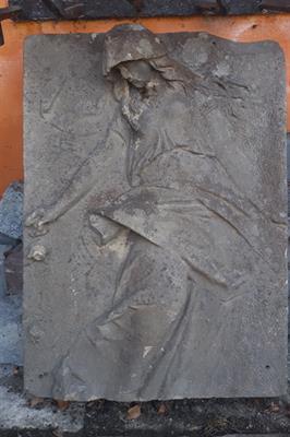 Secesní exteriérový reliéf - pískovec