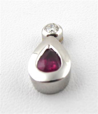 Přívěsek z bílého zlata s přírodním rubínem