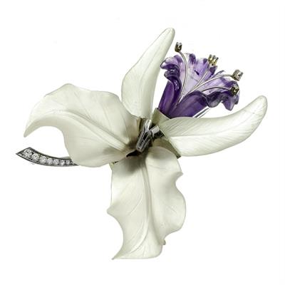 Zlatá brož ve tvaru orchideje