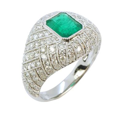 Zlatý prsten se smaragdem a brilianty 1,36 ct.