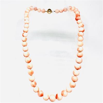 Korálový náhrdelník se zlatým zapínáním