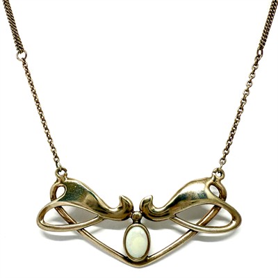 Stříbrný secesní pozlacený náhrdelník s opálem