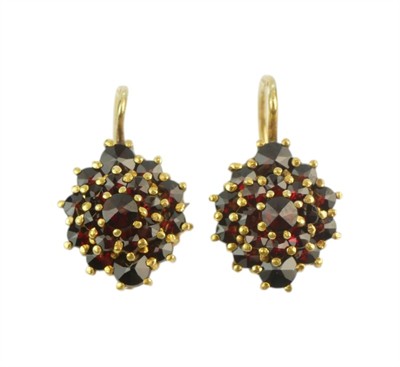 Stříbrné náušnice s granáty