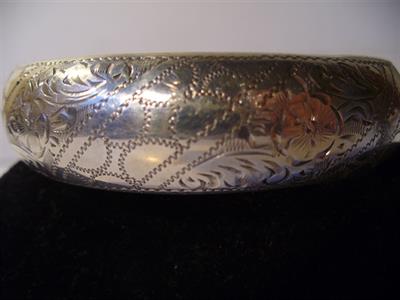 STŘÍBRNÝ  NÁRAMEK