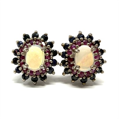 Stříbrné náušnice s rubíny, safíry a opálem