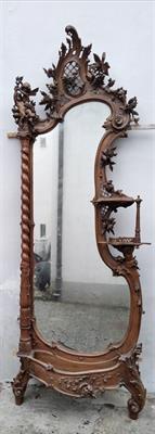 Vyřezáváné zrcadlo