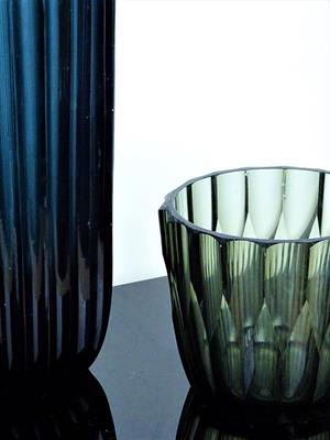 2 vázy, Źelezný Brod