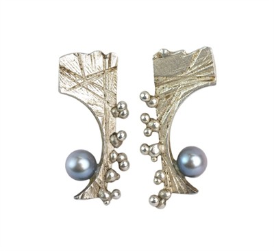 Stříbrné náušnice s perličkami