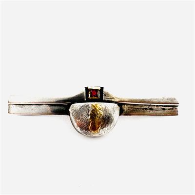 Originální stříbrná brož zdobená zlatem a turmalínem