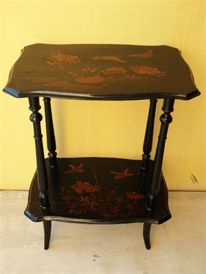 Japonský stolek lakovaný malovaný kolem r. 1900