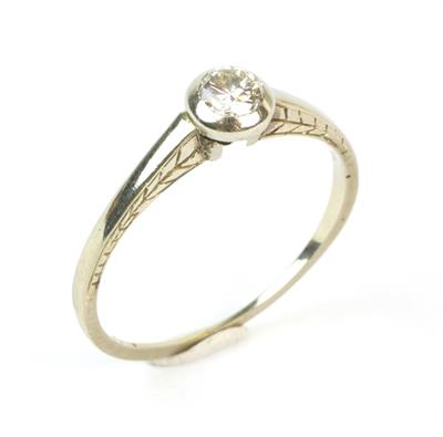 Zlatý prsten s briliantem