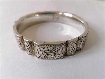 Stříbrný prvorepublikový náramek