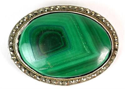 Stříbrná brož s malachitem a markazity