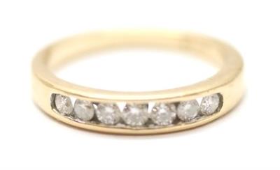 Zlatý prsten s diamanty