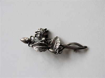 Stříbrná brož Květ