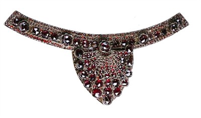 Unikátní brož s českými granáty