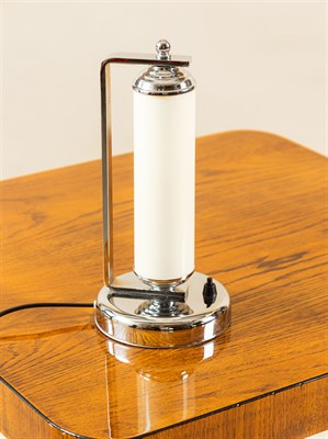 STOLNÍ LAMPA TUBUS-FUNKCIONALISMUS