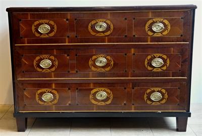 Intarzovaná komoda v tisové dýze - Klasicismus