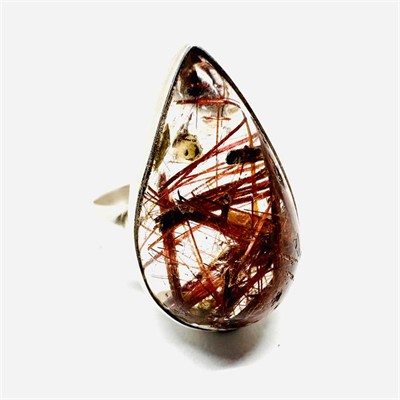 Stříbrný prsten s křišt’álem s červeným rutilem