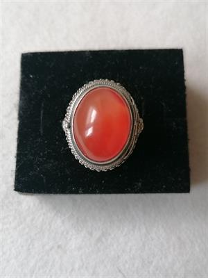 Stříbrný prsten jedáček