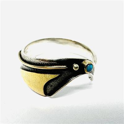 Originální stříbrný prsten s opálem zdobený zlatem