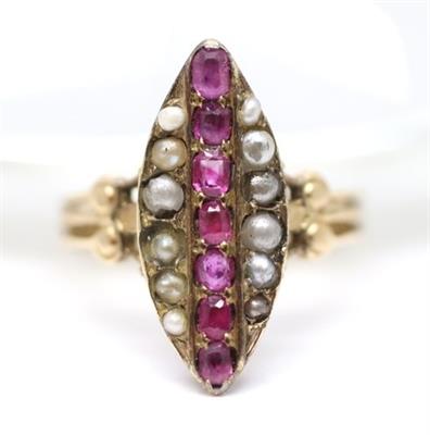 Zlatý prsten s perličkami a rubíny