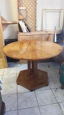 Kulatý sklápěcí stůl biedermeier