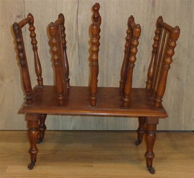 Dřevěný stojan na noviny,noty a pod.