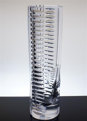 Váza s velkou čočkou, broušené křišťálové sklo Josef PRAVEC