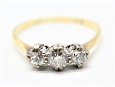 Zlatý prsten s diamanty