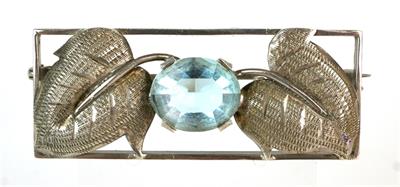 Stříbrná brož s modrým kamenem