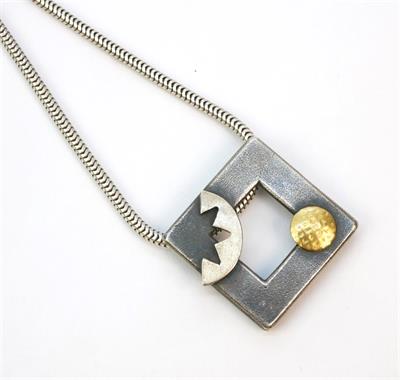 Stříbrný náhrdelník - čtverec