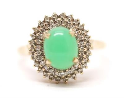 Zlatý prsten s diamanty a chalcedonem