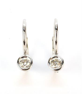 Zlaté náušnice s brilianty