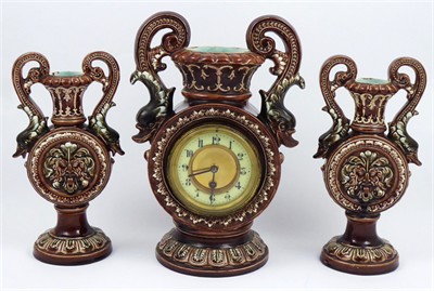 Keramické krbové hodiny s párovými vázami