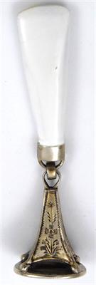 Stříbrné pečetítko s lakovaným úchytem