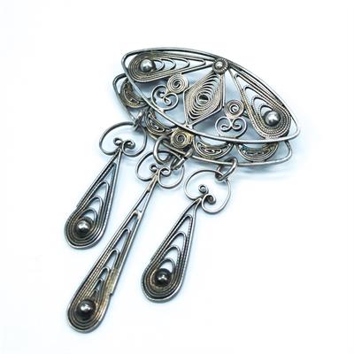 Stříbrná brož s ověsky